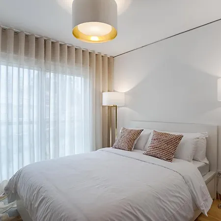 Finestay Seaview Apartment *